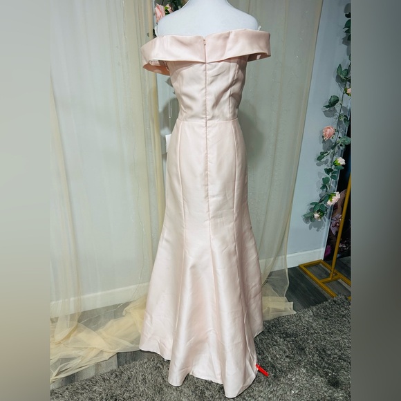 Alfred Sung Blush Pink Off-Shoulder Satin Gown Size 8R New With Tags - Picture 6 of 8